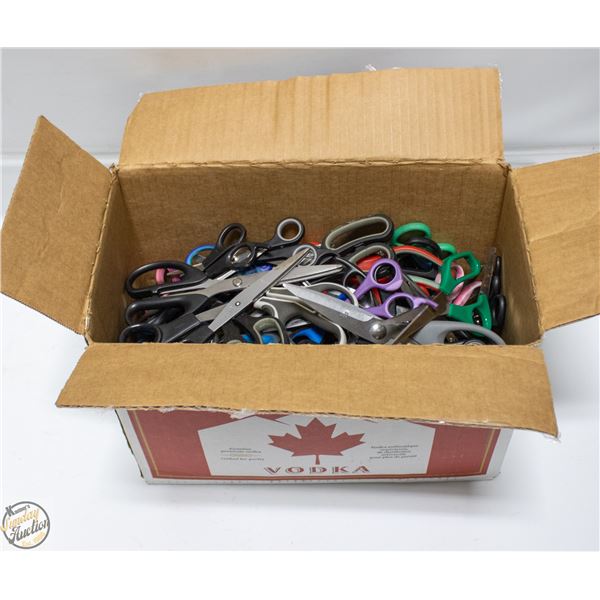 WINE BOX FULL OF SCISSORS