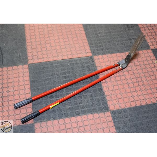 LONG HANDLED WEED CLIPPER (RED IN COLOR)