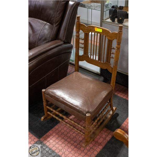ANTIQUE OAK ROCKING CHAIR