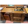 Image 1 : VINTAGE SINGER TREADLE SEWING MACHINE IN ORNATE