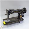Image 1 : ANTIQUE SINGER SEWING MACHINE MODEL 15-91