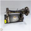 Image 1 : ANTIQUE NEW RAYMOND VIBRATING SHUTTLE LOCK STITCH