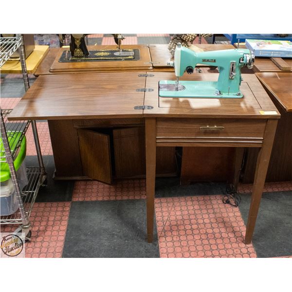 VINTAGE WHITE MODEL 1514 SEWING MACHINE IN CABINET