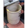 Image 1 : 15 GALLON MEDALTA CROCK WITH HANDLES