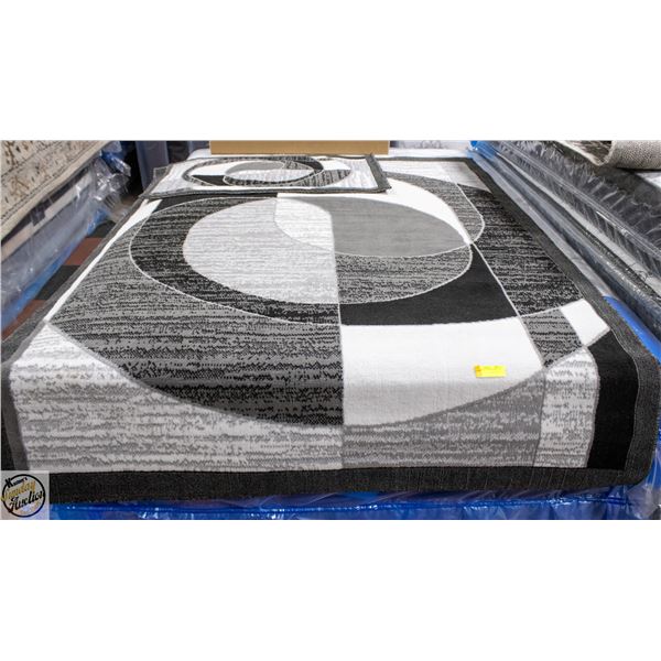 5 X 7 AREA RUG WITH RUNNER