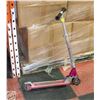 Image 1 : SCOOTER RAZOR (NEEDS TLC SOLD AS IS)