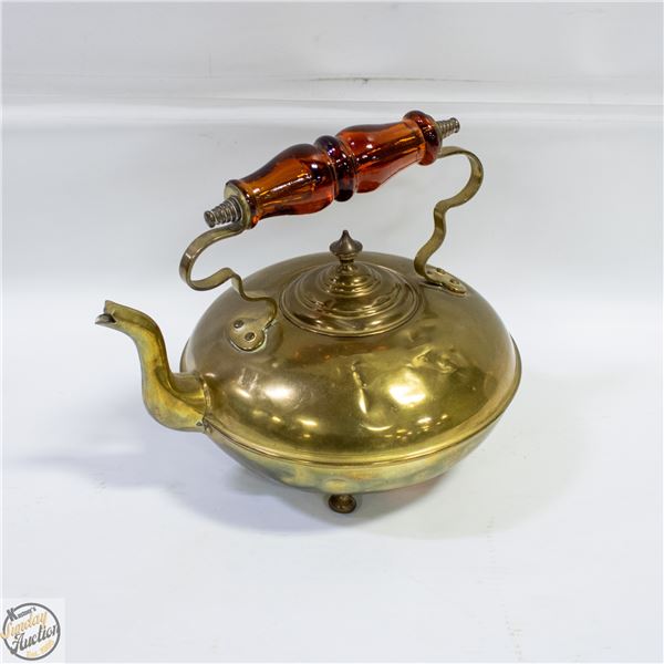 VINTAGE BRASS KETTLE WITH AMBER GLASS HANDLE