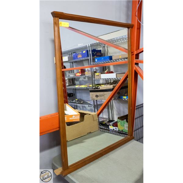 40" X 30" MIRROR