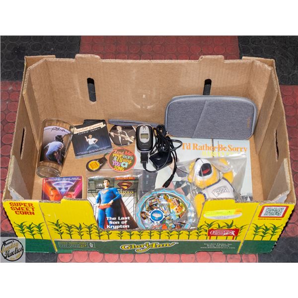 FLAT OF ESTATE VINTAGE ITEMS