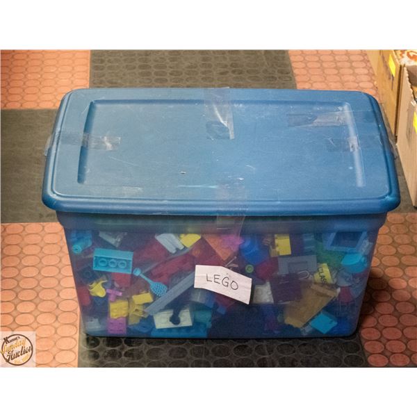 LARGE PLASTIC BIN FULL OF LEGO, OVER 15 LBS
