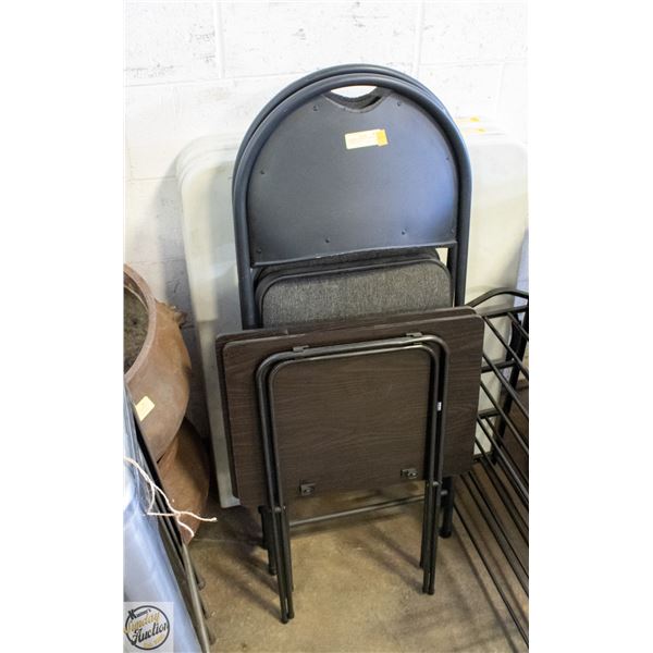 2 FOLDING CHAIR WITH FOLDING TABLES