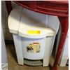 Image 1 : STEP GARBAGE CAN
