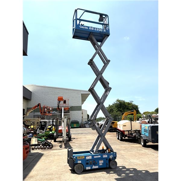 JAGI199Xオールドマウンテン TETSUARRAY GENIE & SKYJACK ELECTRIC SCISSOR LIFTS (OAHU) - Session 1