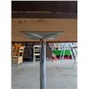 Image 4 : Green 4 ft Table