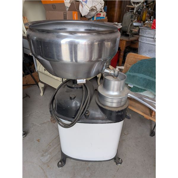 Cream Separator Winnipeg MB Some Tools Electric White and Black