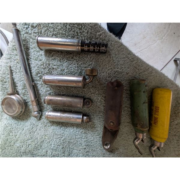 Bottle Openers and Air Gauges Oilcan (9)