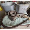 Image 1 : Two Pots