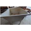 Image 2 : Shop Sink 18 Inches