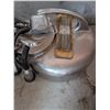 Image 2 : Milking Machine Equipment