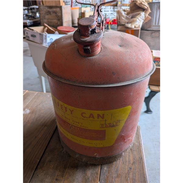 Steel 5 Gallon Safety Fuel Can
