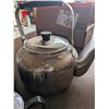 Image 2 : Three Kettles