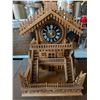 Image 1 : Tramp Art Clock