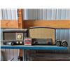 Image 1 : Two Radios Tubes and Battery