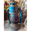 Image 3 : Dietz Blue Lantern