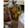 Image 2 : Four Oil Cans