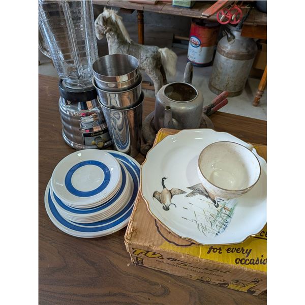 Household Lot Plates Blender and Canada Goose TV Snack Set