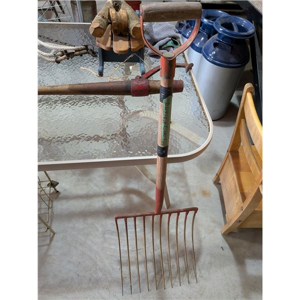 Mucking Fork