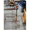 Image 1 : Mucking Fork