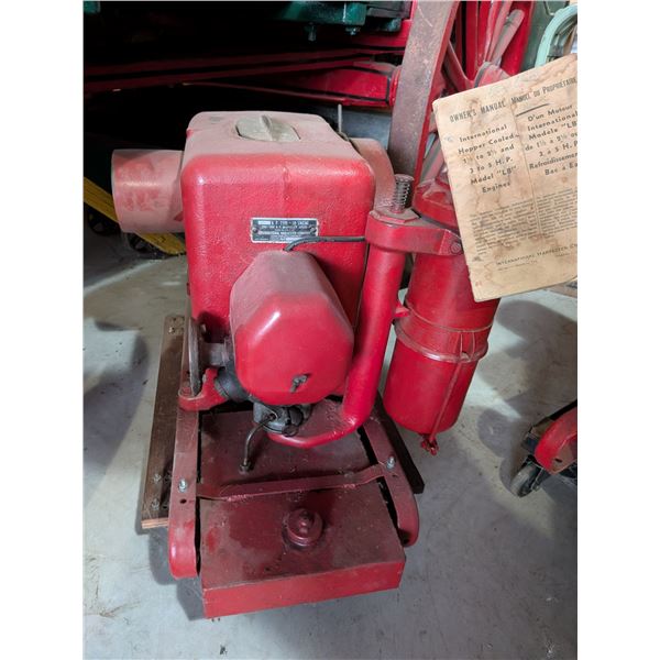 Hit & Miss Engine International Harvester Model LB