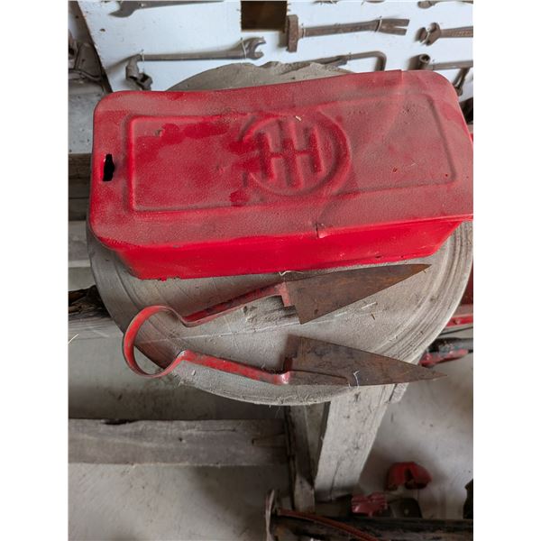 IH Tool Box and Shears