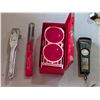 Image 1 : Scale Road Flares Angle Finder Strapping Shear