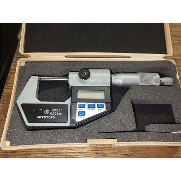 Mitutoyo No. 293-701 Digital Micrometer 0-1"