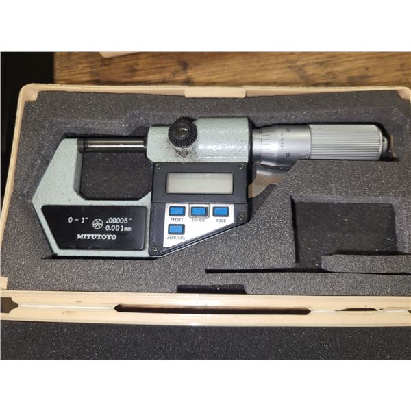 Mitutoyo No. 293-705 Digital Micrometer 0-1"