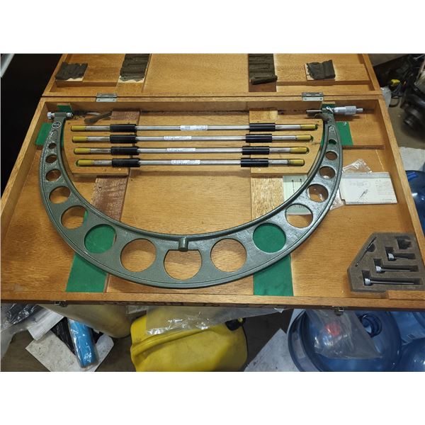 Mitutoyo No.104-144 Micrometer 500mm to 600mm