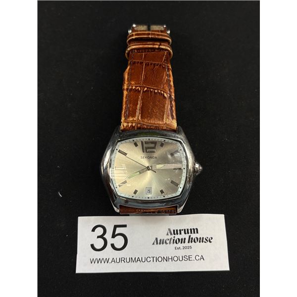 Mens Seconda Quartz Watch w/ Date Stainless Steel Back 03761 Very Used  Leather Bracelet Battery Req
