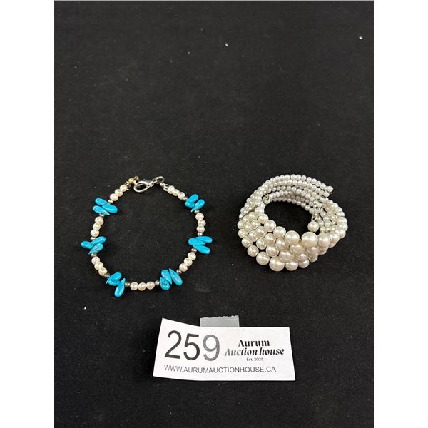 2 Vintage Pearls Bracelets