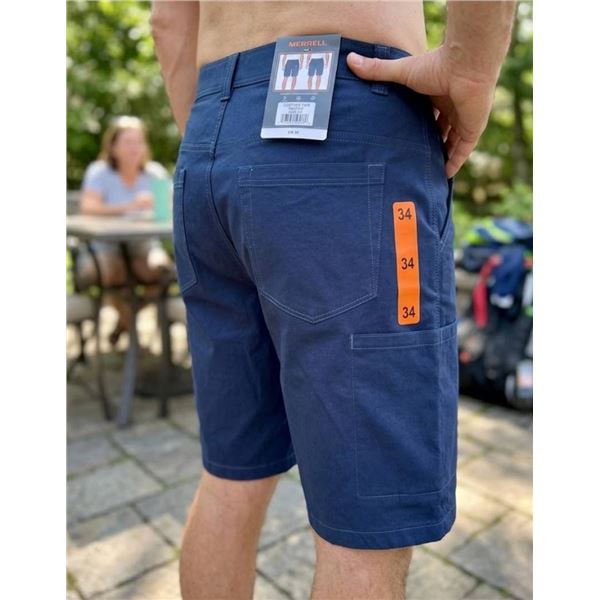 Merrell Men's Shorts in Navy Blue with Pockets - Size 34