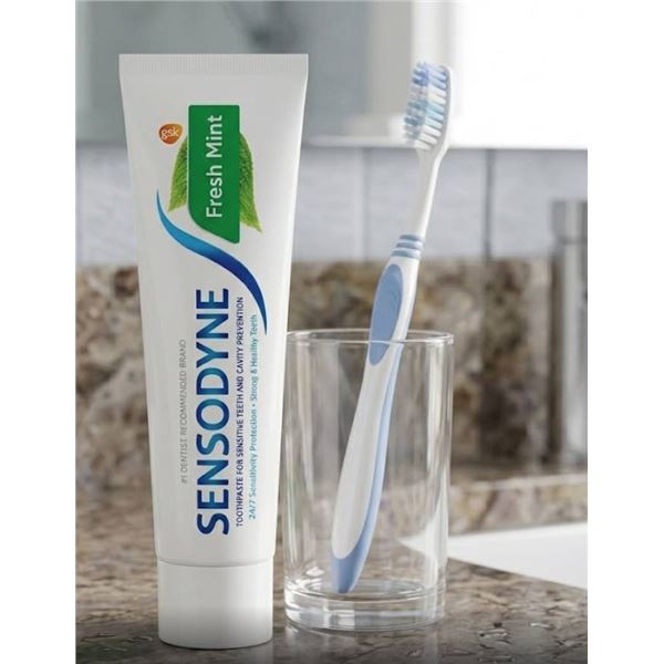 Sensodyne Fresh Mint Toothpaste 100 mL - Lot of 3 Tubes