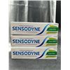 Image 2 : Sensodyne Fresh Mint Toothpaste 100 mL - Lot of 3 Tubes