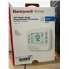 Image 2 : Honeywell Home X2P Single-Stage Programmable Thermostat RTH208 with 5-2 Day Scheduling