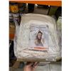 Image 2 : WhatsBedding Luxury Feather and Down Duvet, Queen Size, 90x90 Inches