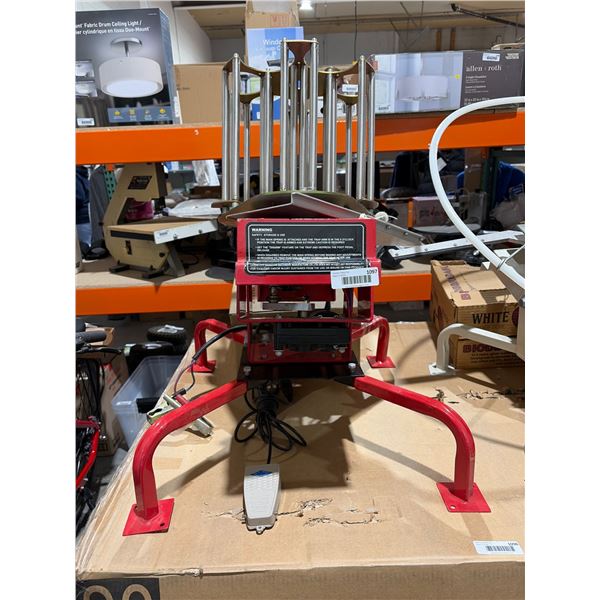 Clay Target Thrower With 135 PCS Trap and Skeet Targets