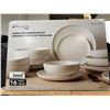 Image 2 : Porcelain Dinnerware Set by Safdie, 16-Piece, White