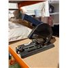 Image 4 : Chicago Electric Power Tools 6-Inch Cut-Off Saw, Model 41453