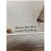 Image 3 : Queen Size Canadian White All Down Plush Pillow – 20×30 Inches