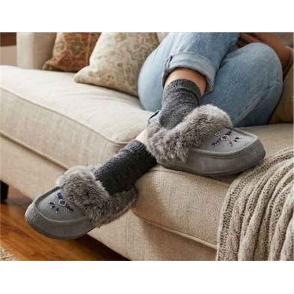 Laurentian Chief Eugene Cloutier Ladies Slippers Model 861L